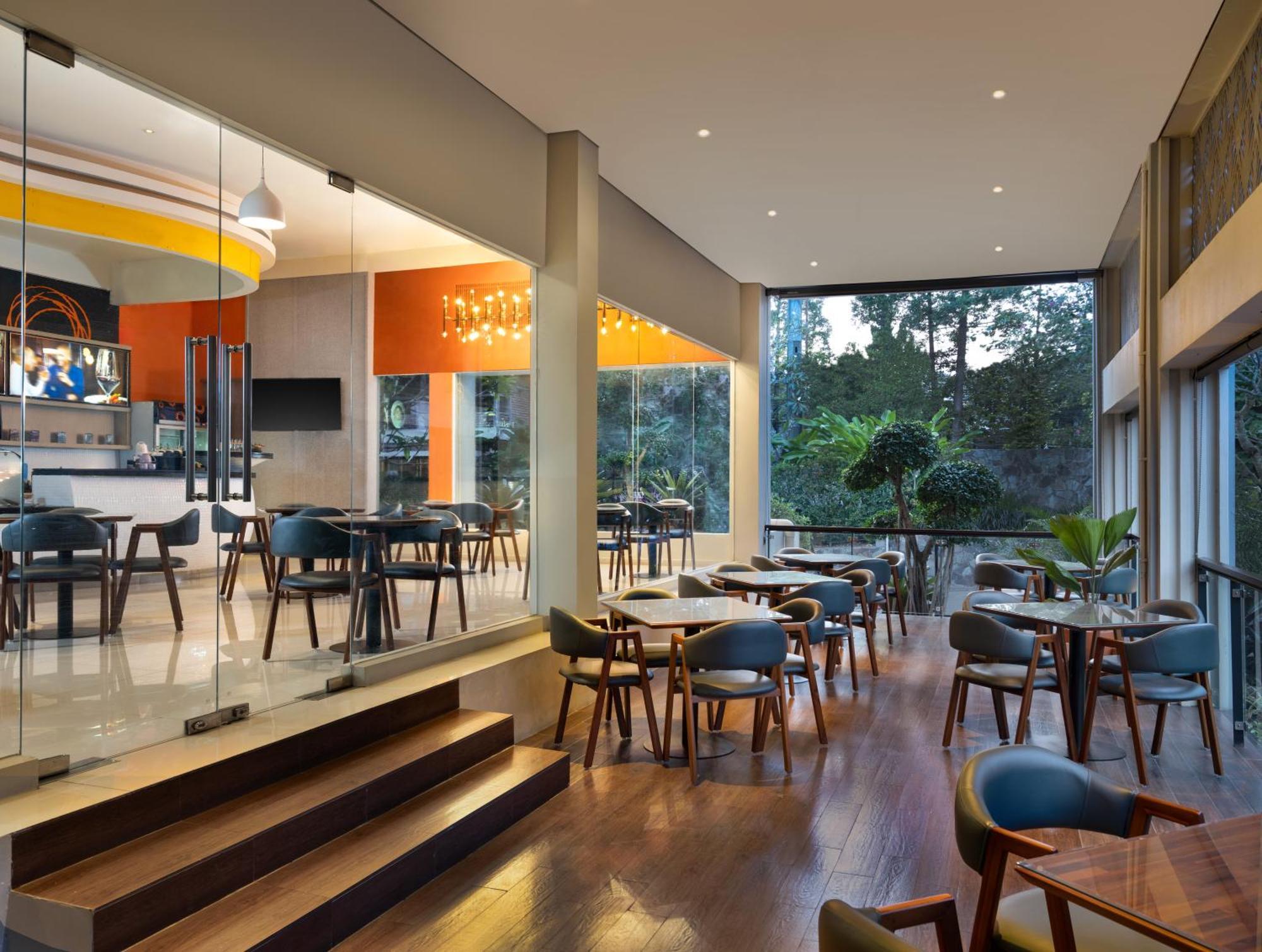 Sheraton Bandung Hotel & Towers מראה חיצוני תמונה